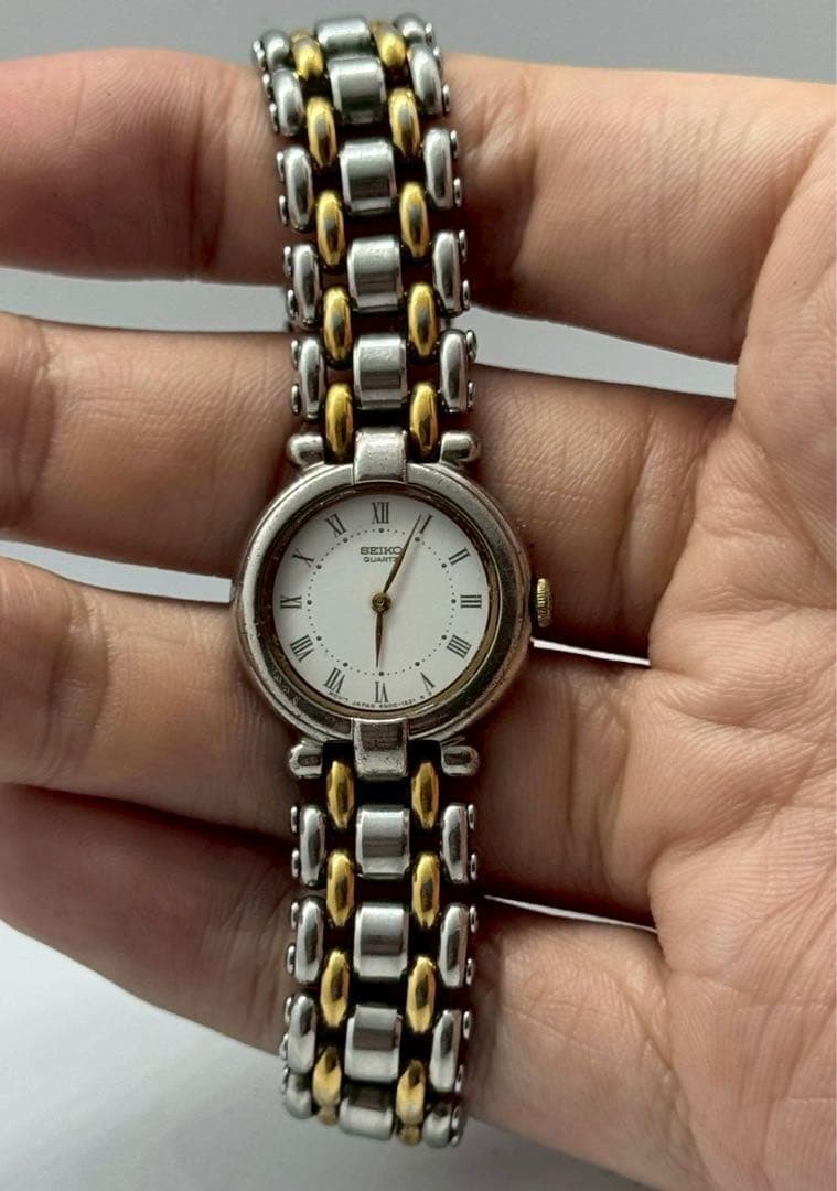 SEIKO watch, ladies’ antique Roman numeral wristwatch.