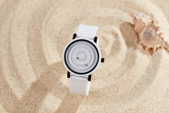 Personalized floating magnetic pointer free ball bearing