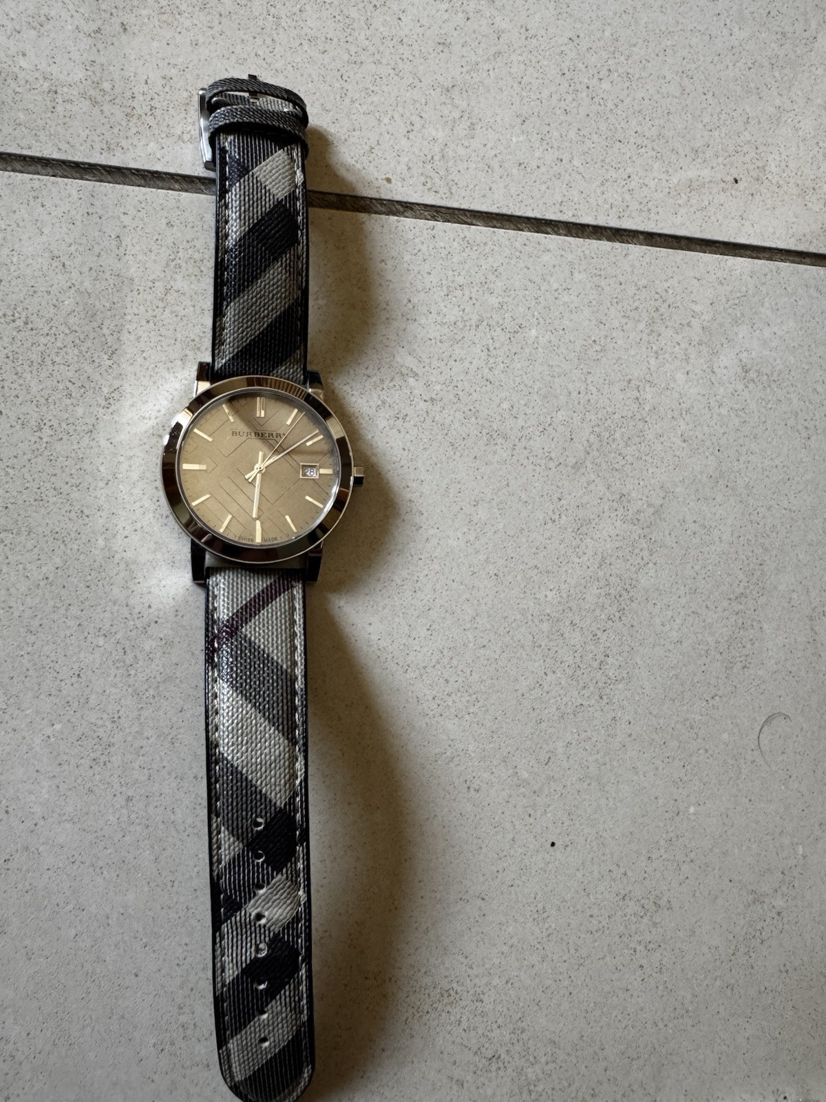Burberry The City BU9029 Swiss Made Sapphire Crystal 38mm Watch Excellent