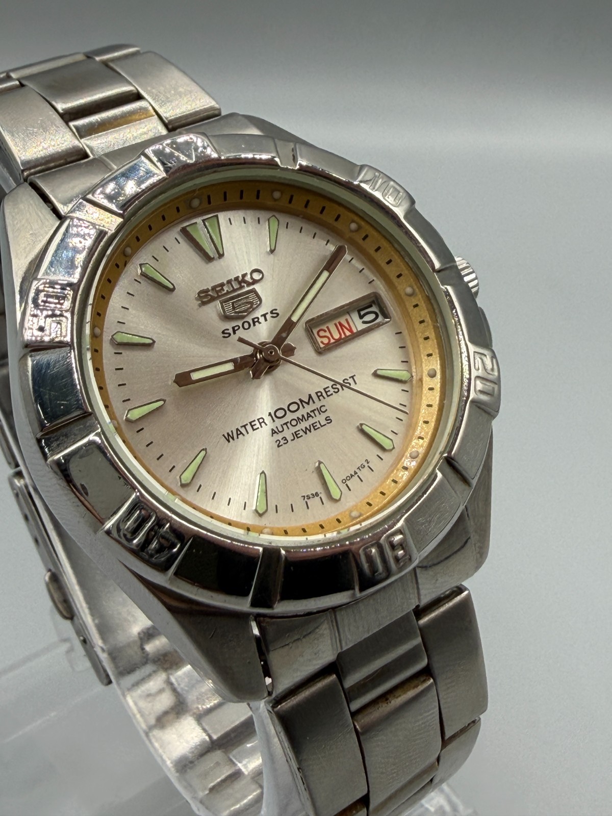 Vintage Seiko 5 Sports Automatic 7s36 Men’s Watch 42 mm Day Date Japan Made