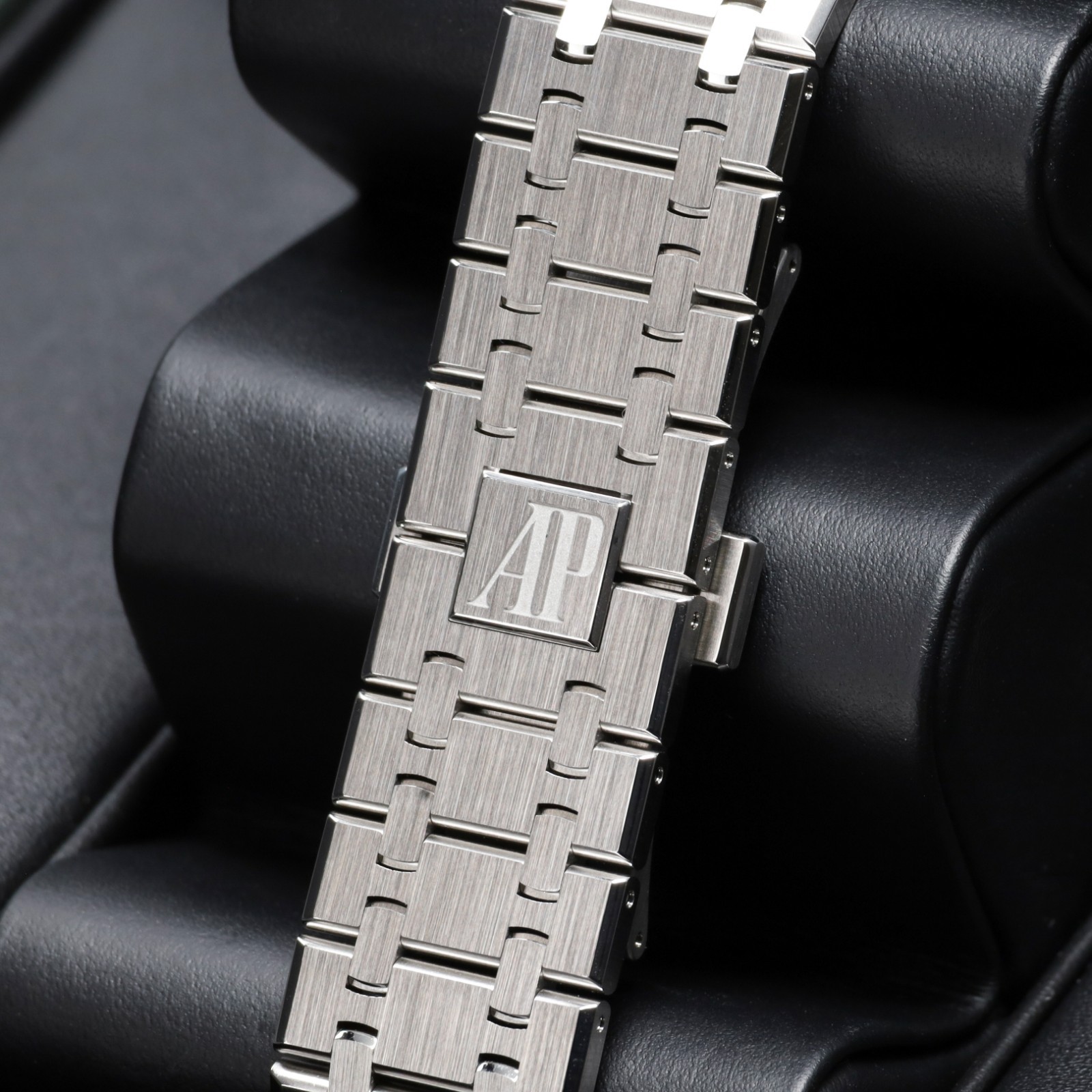 Audemars Piguet Royal Oak 41mm Steel Black Tapisserie Dial Royal Oak 15510ST