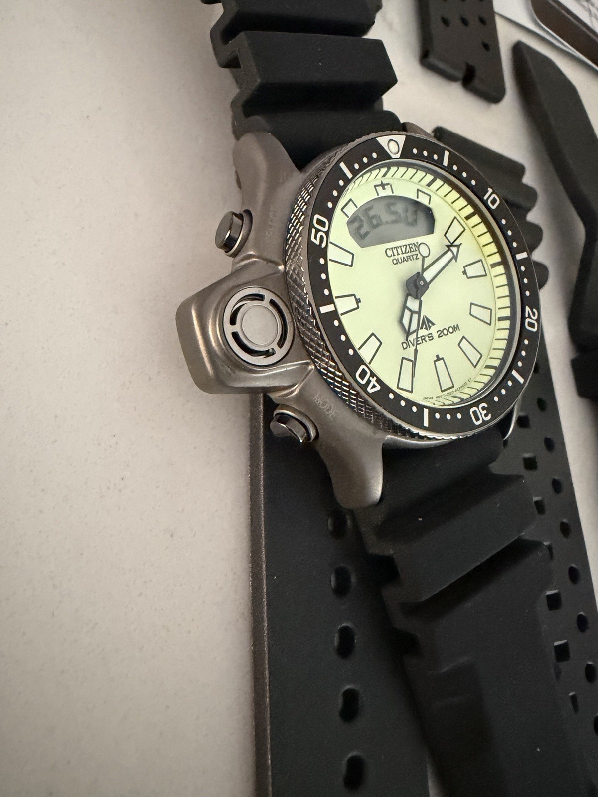 Citizen Promaster Aqualand Full Lume Dial JP2007-17W LK/NW B/P Straps Scuba Case