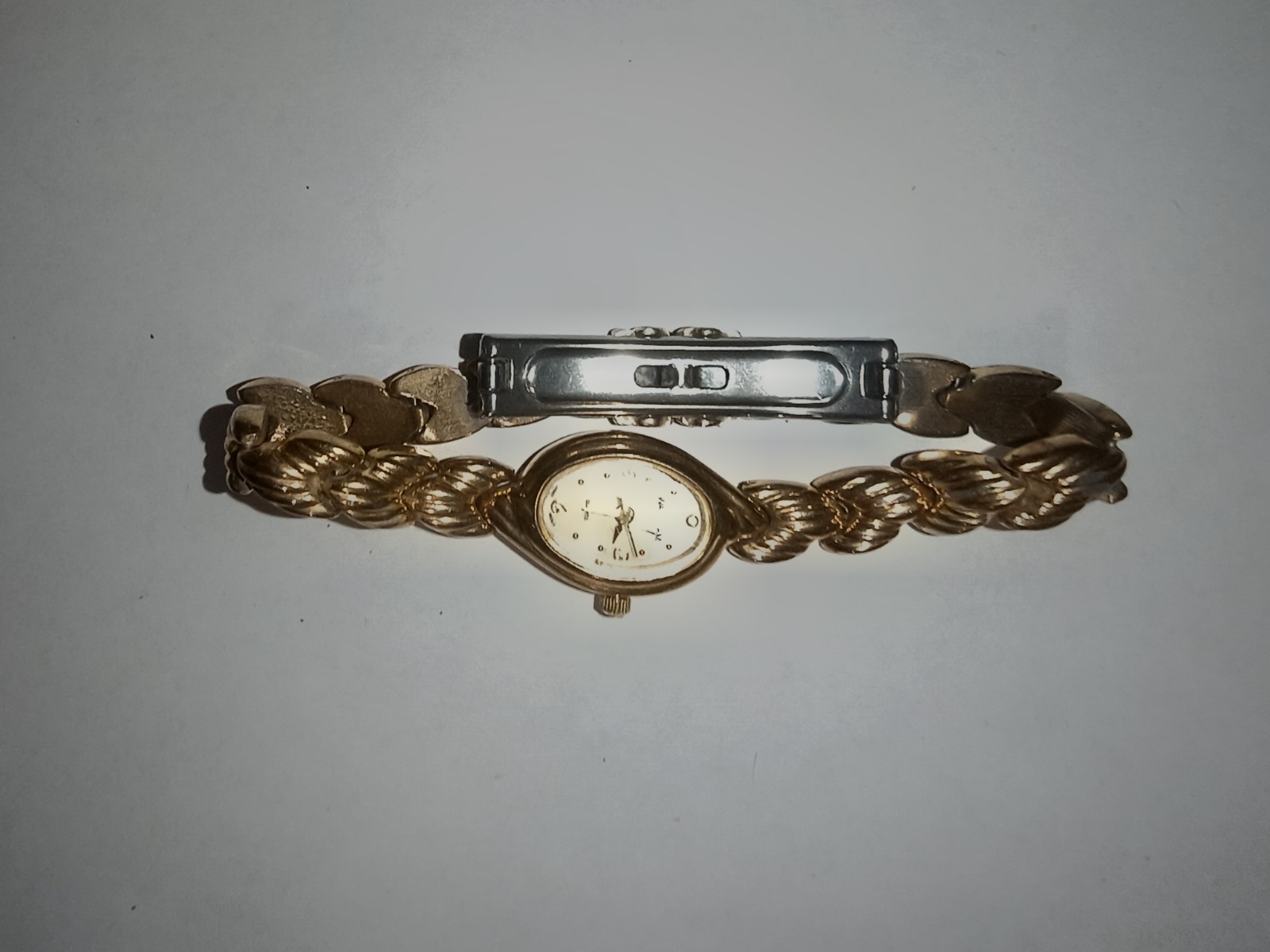 Waltham Women’s Vintage Quartz Oval Analog Watch Gold-Tone White Dial Bracelet