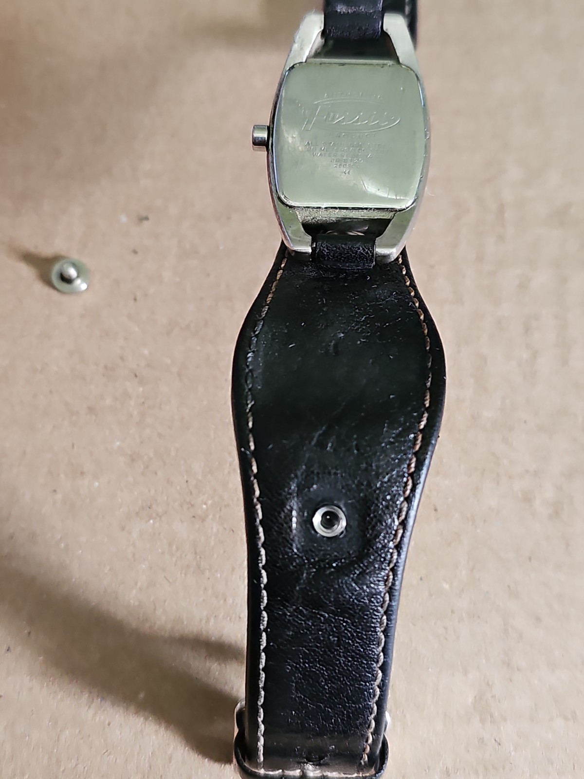 Fossil Wristwatch Date With One Piece Black Leather Vtg Strap Band Size 4-7
