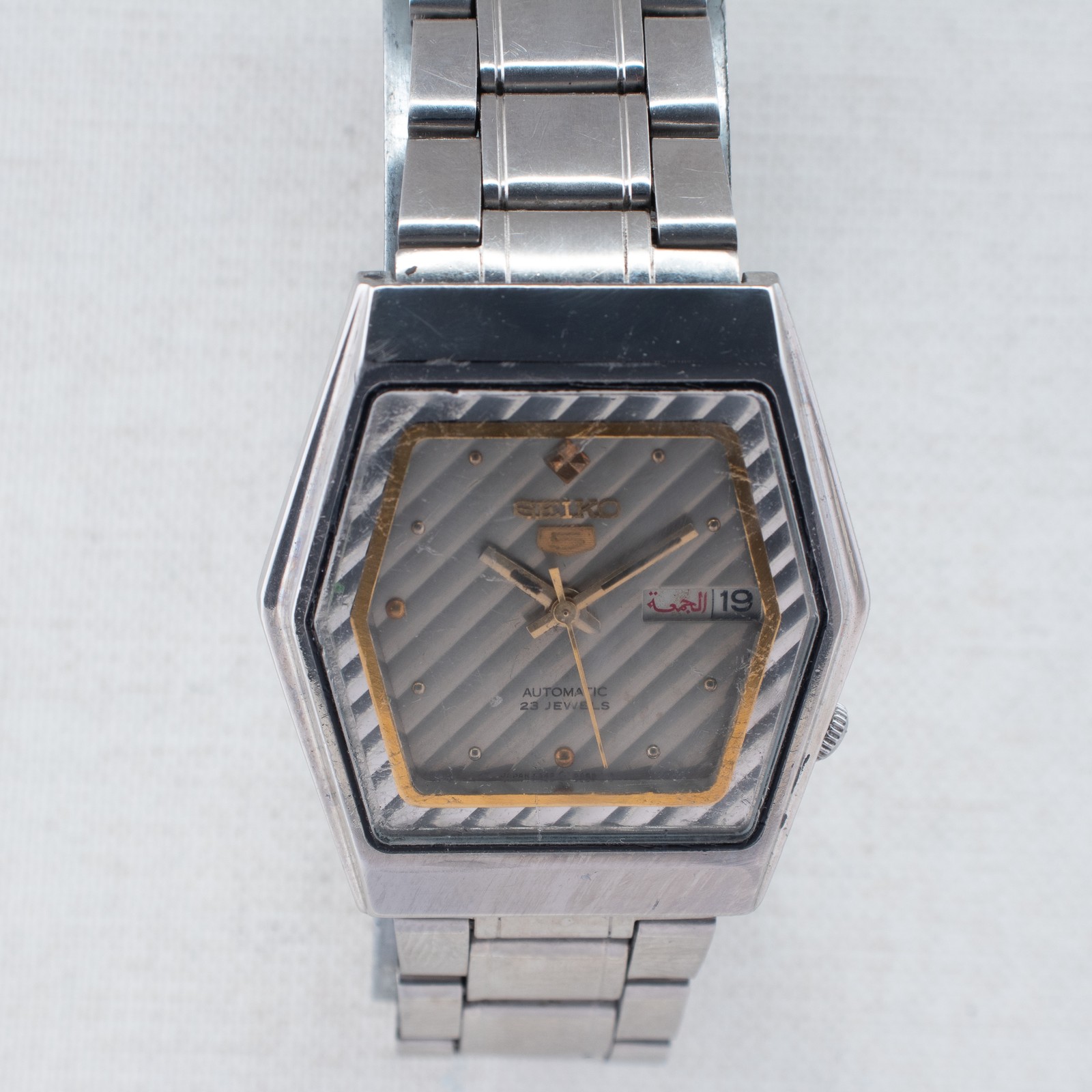 Vintage Seiko 5 Auto 6349-5420 Diagonal Striped Silver Dial Bilingual Day Watch