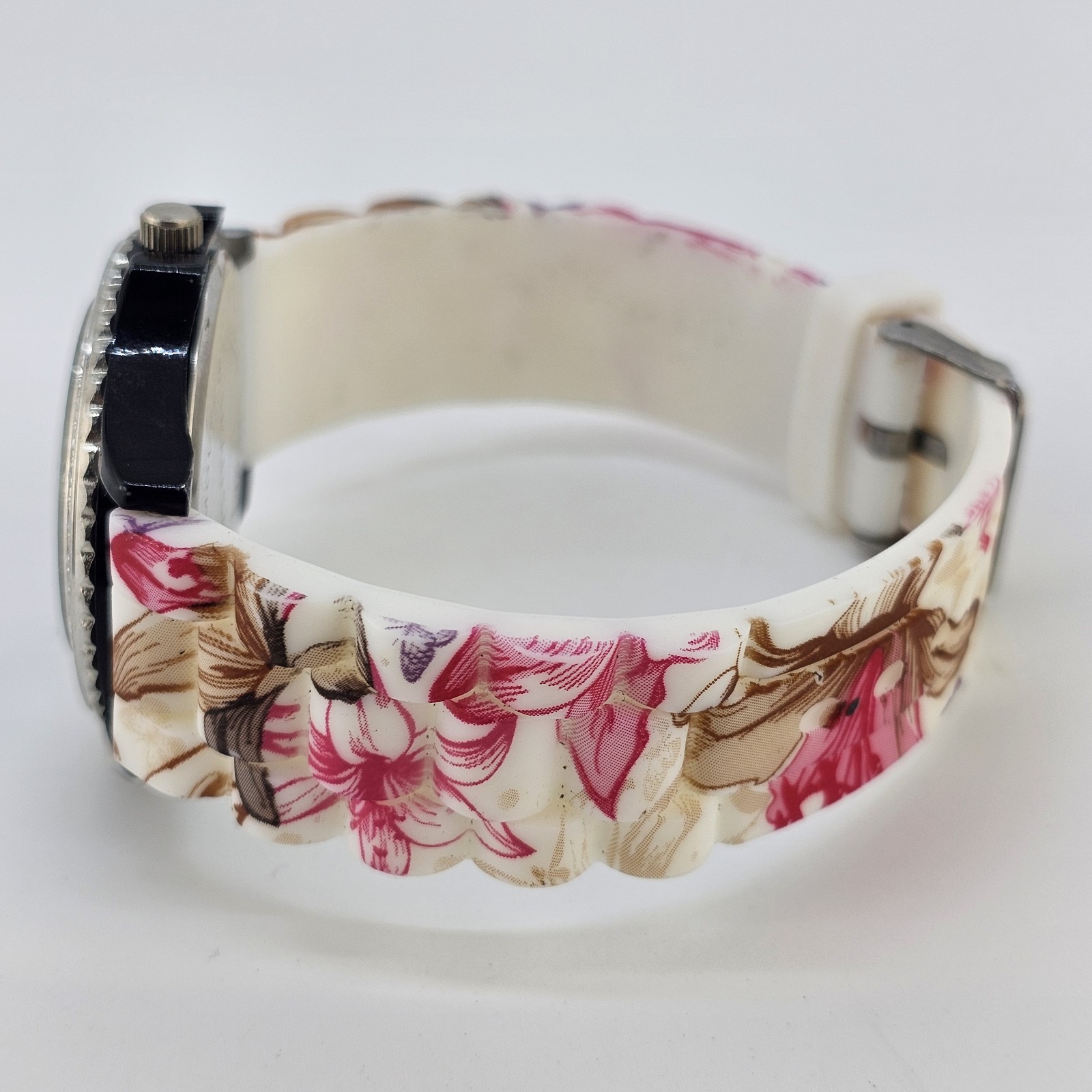 38mm Women’s Watch Black Dial Flowers Multicolor Plastic Bands NEW Battery
