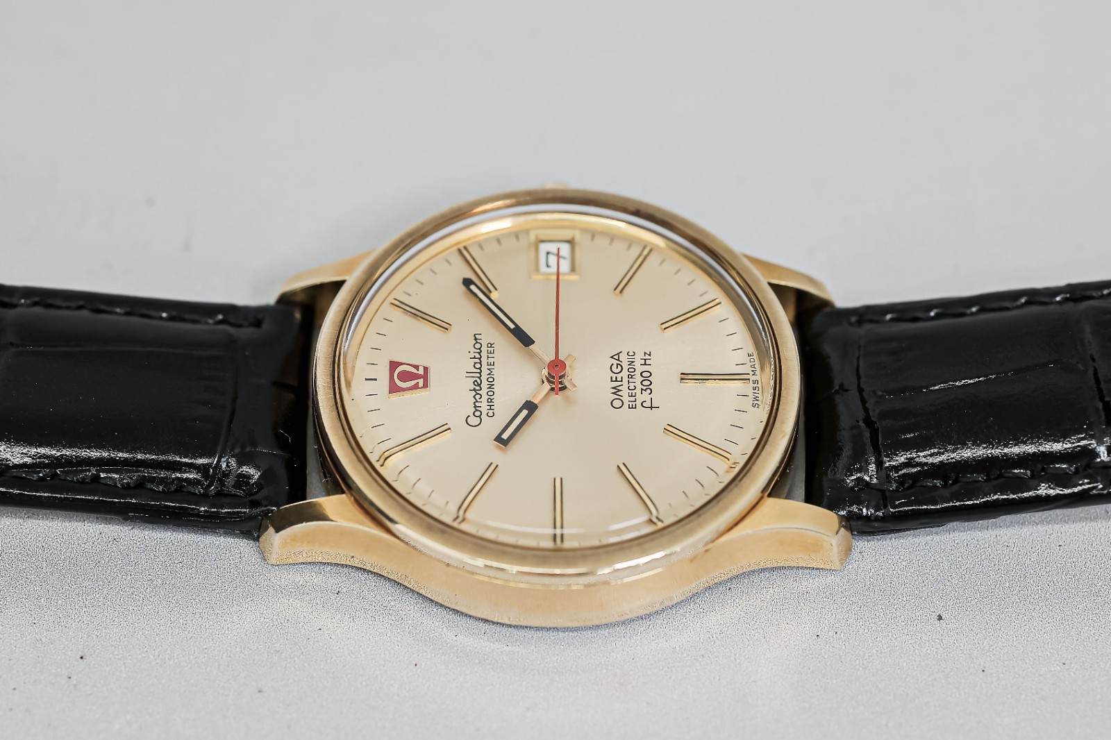 *Vintage 1970s* OMEGA Constellation f300Hz Cal.1250 Qz Chronometer Gold 35mm Men