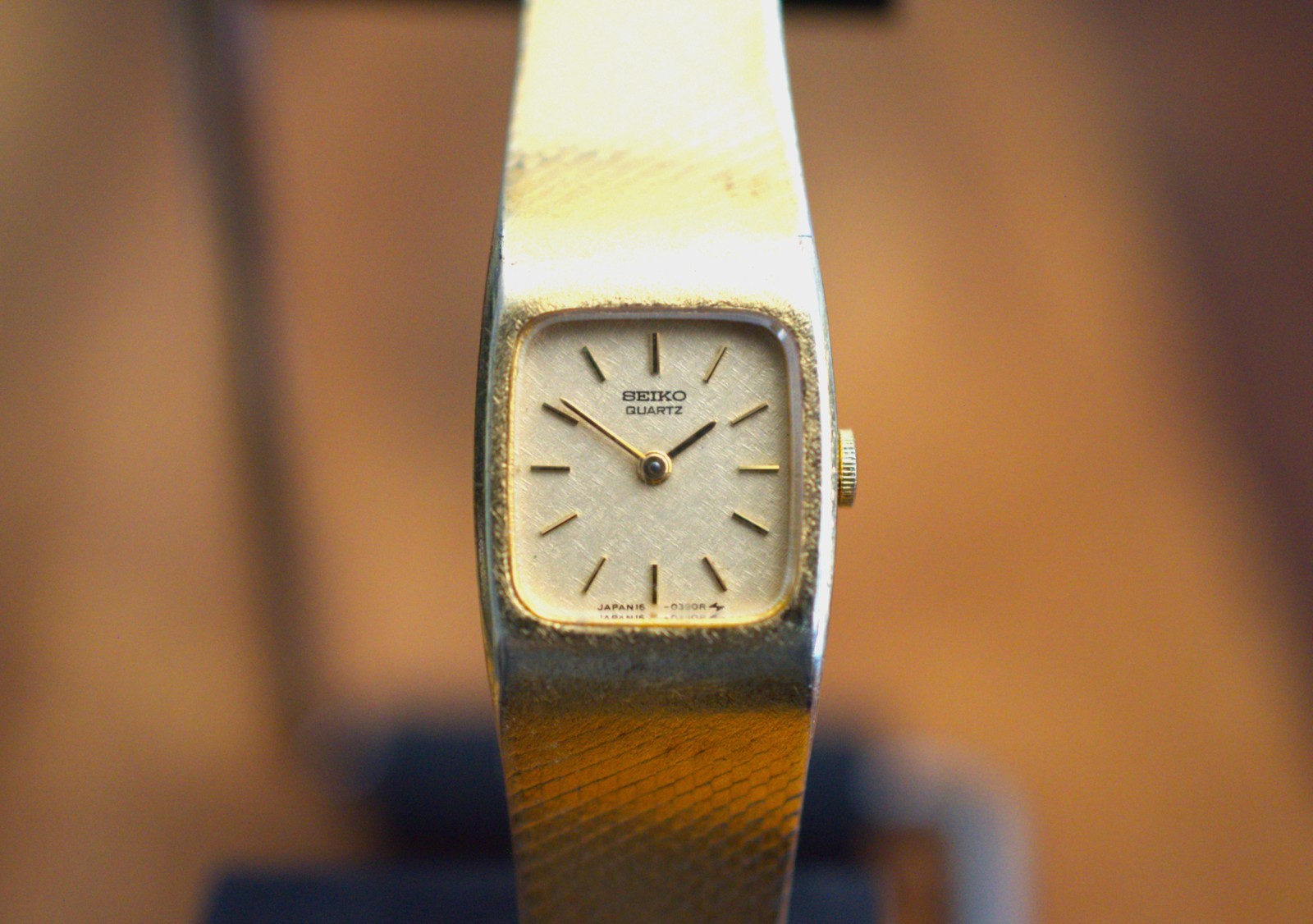 Vintage SEIKO QUARTZ Tank Style Dress Watch 16-3269 – TP-1066