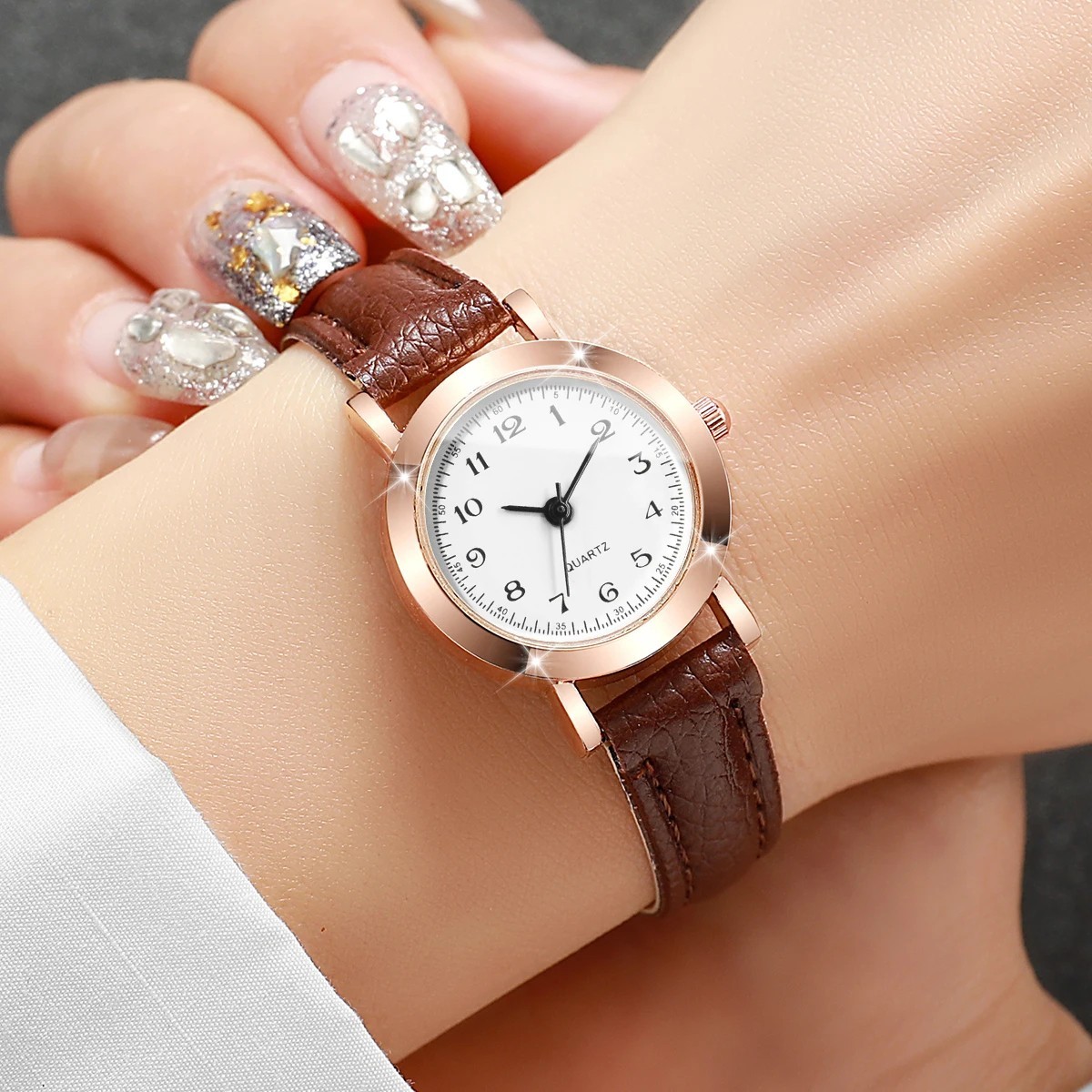 Fashion Small Dial Women’s Watch – Simple Leather Band, Analog Quartz Wristwatch