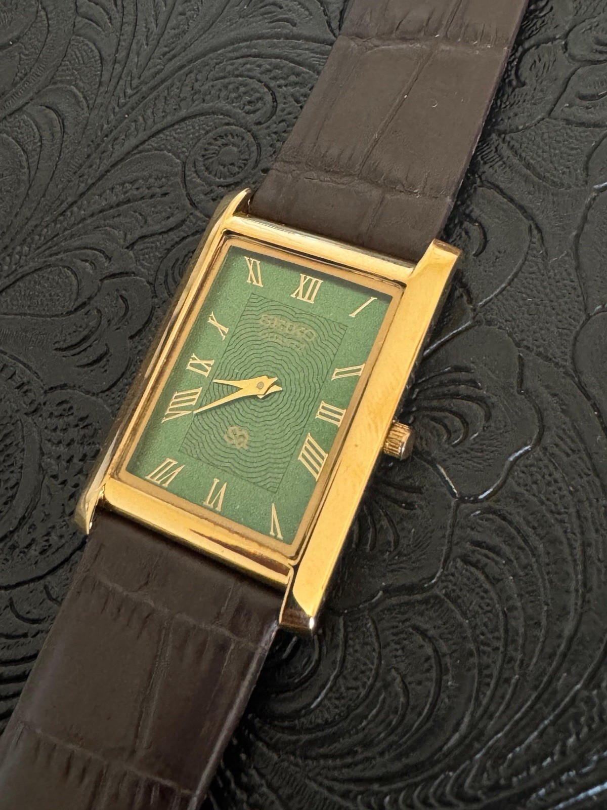 GREEN Vintage Seiko Slim Quartz Men’s Wrist Watch