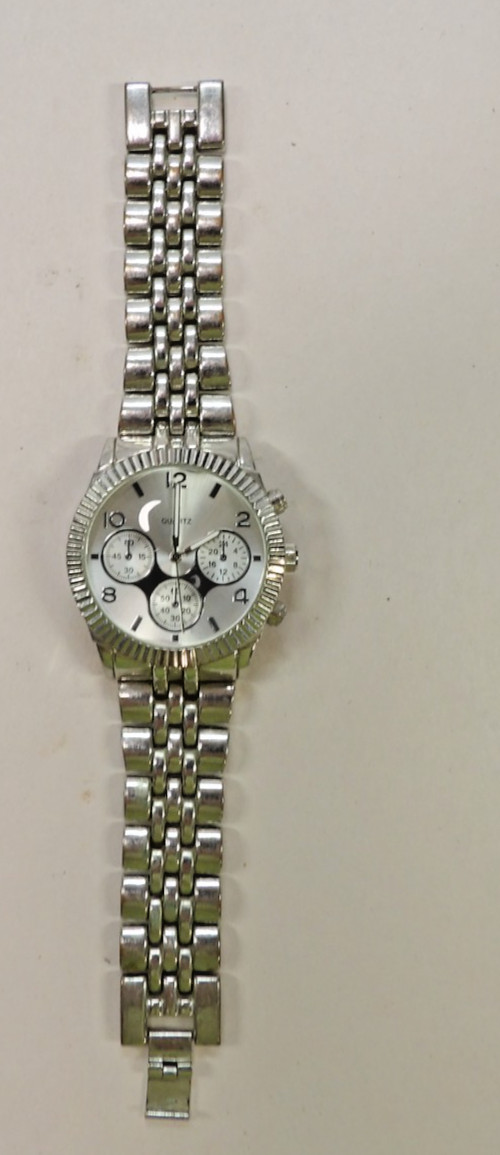 Watch Quarts Chrome Wrist Band Pre Owned Working