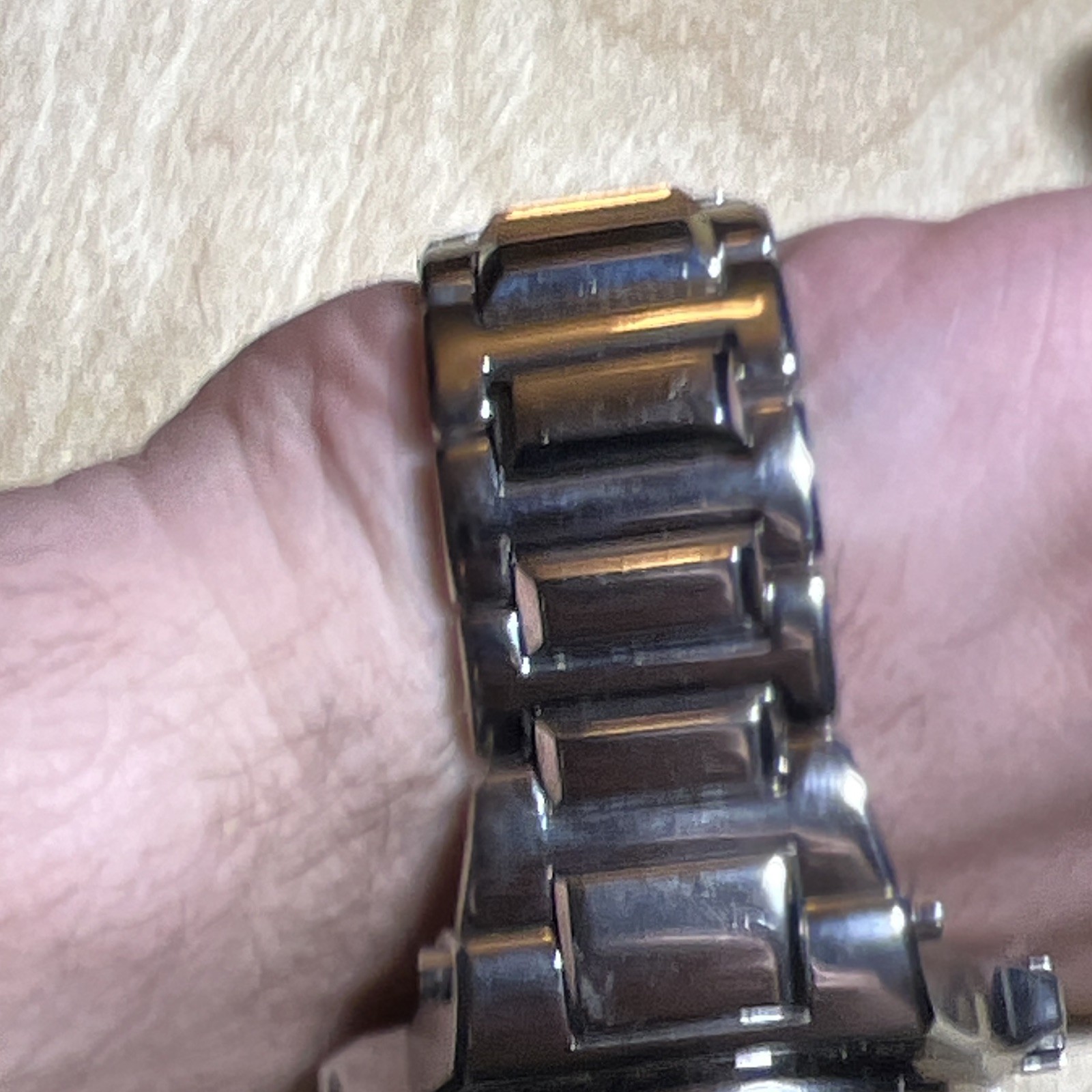 Invicta Akula Mechanical Tourbillon 52 mm – Rare Champagne Dial – Full Bracelet