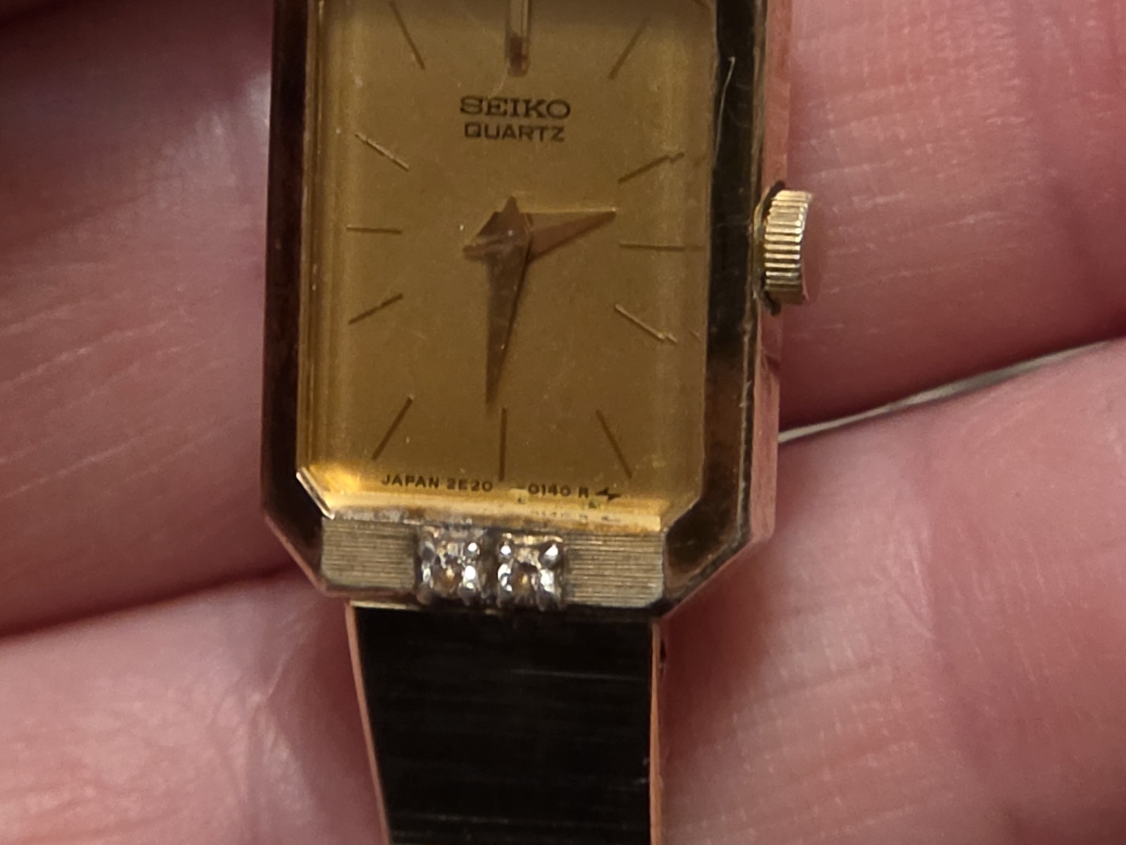 Vtg SEIKO Womens 2E20-5099 Diamond Bezel Gold Dial 14mm Quartz Watch, 7 1/4″
