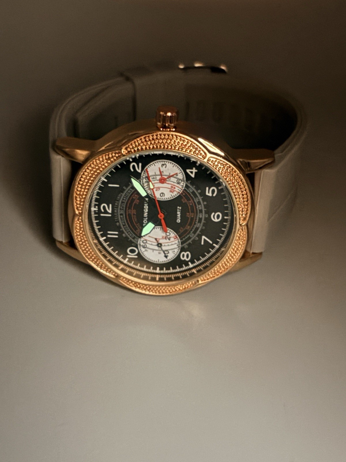 ROLINGDUN Quartz Watch Rose Gold Tone Black Dial Gray Silicone Strap New
