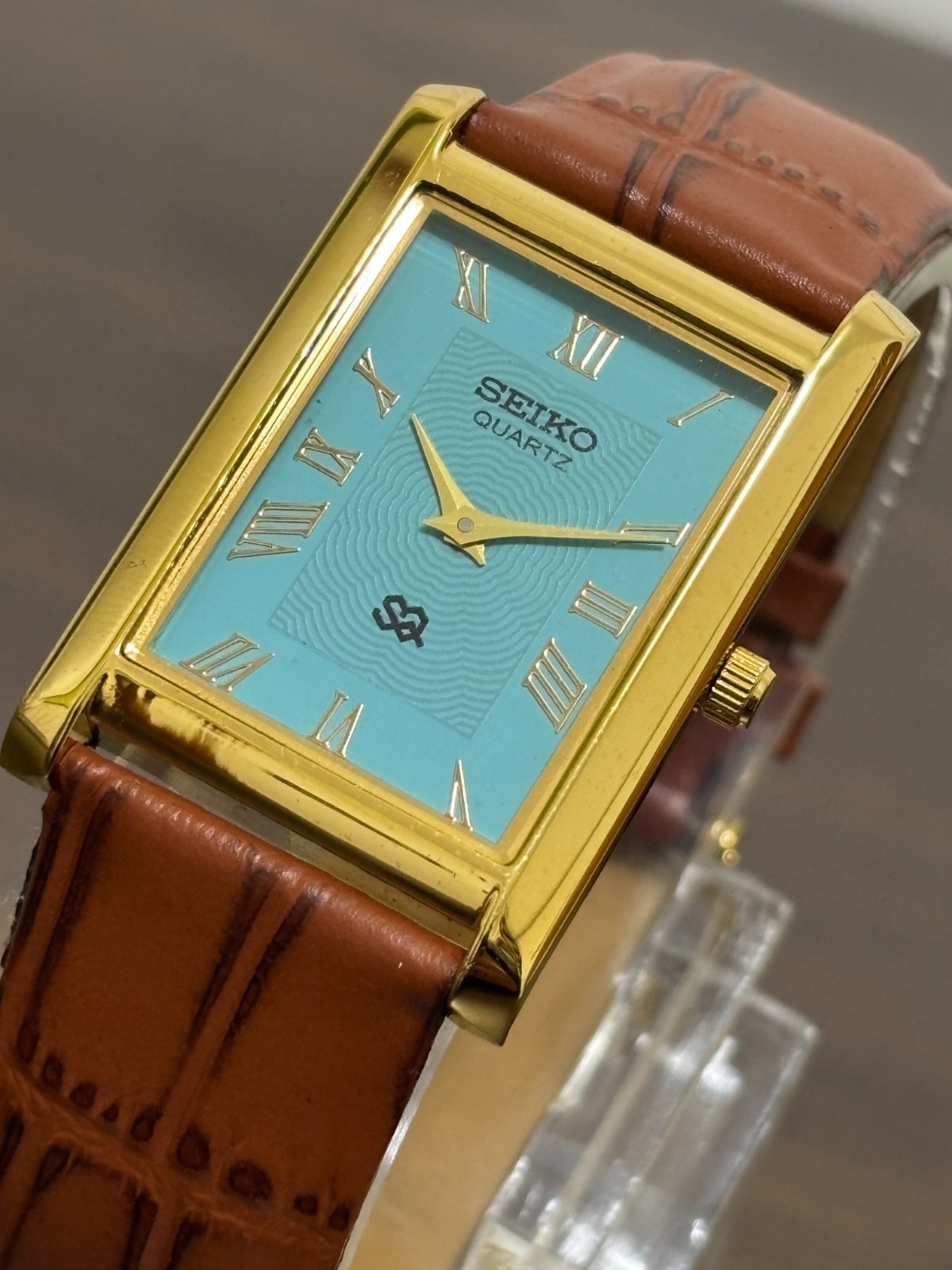 Vintage Classic Seiko slim Men’s Wrist watch -Leather Strap-Golden Plated