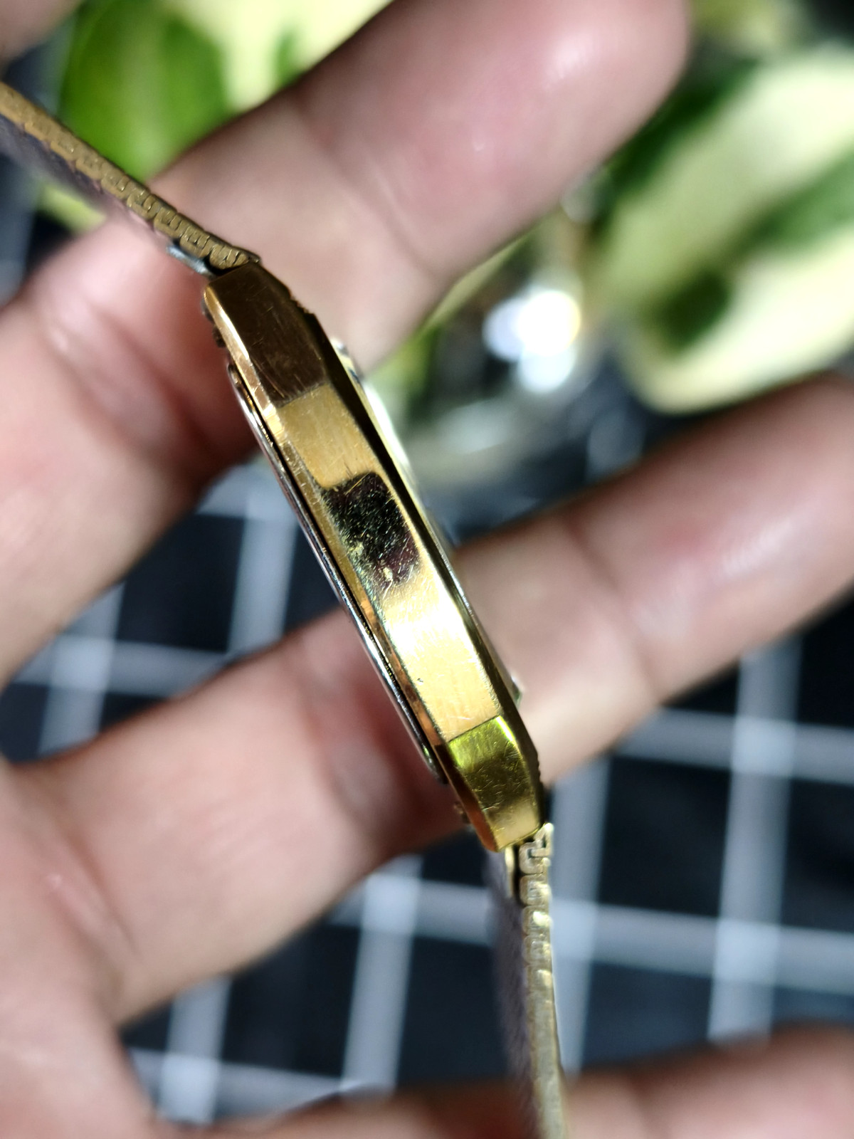PLANTA GENET QUARTZ DRESS WATCH PG124 SWISS MOVEMENT CABOCHON CROWN MESH BAND