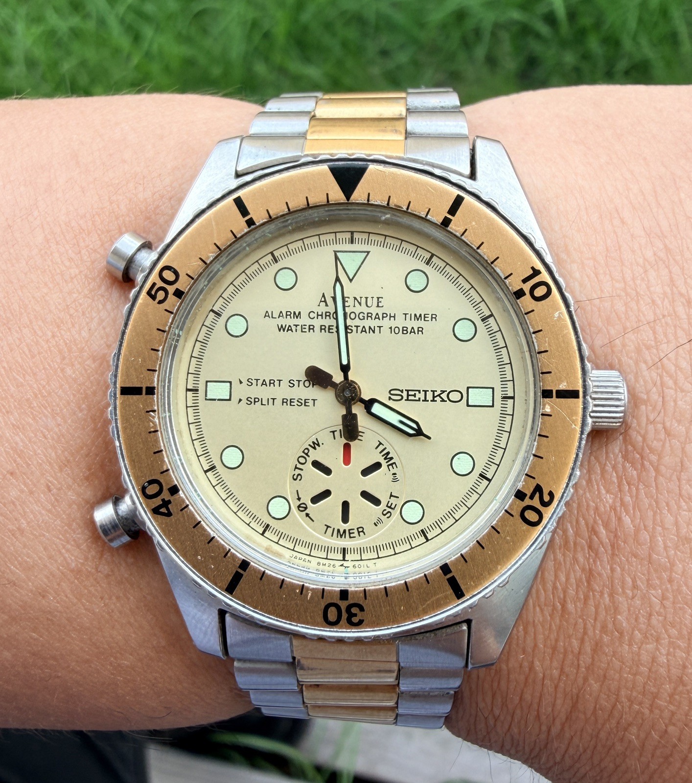 1988 Seiko Avenue Dancing Hands 8M26-600A