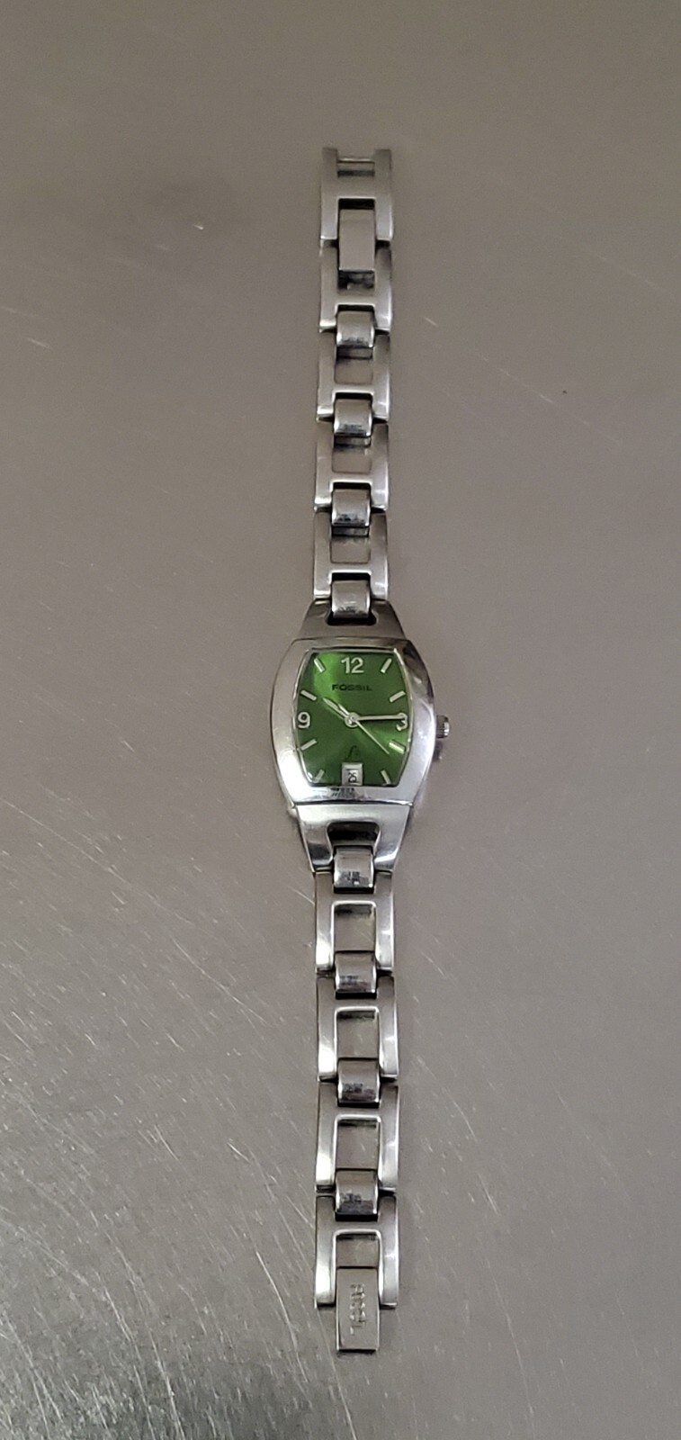 Fossil F2 Women’s Watch Green Dial Analog Quartz Date ES-9975 6 inch 22 mm