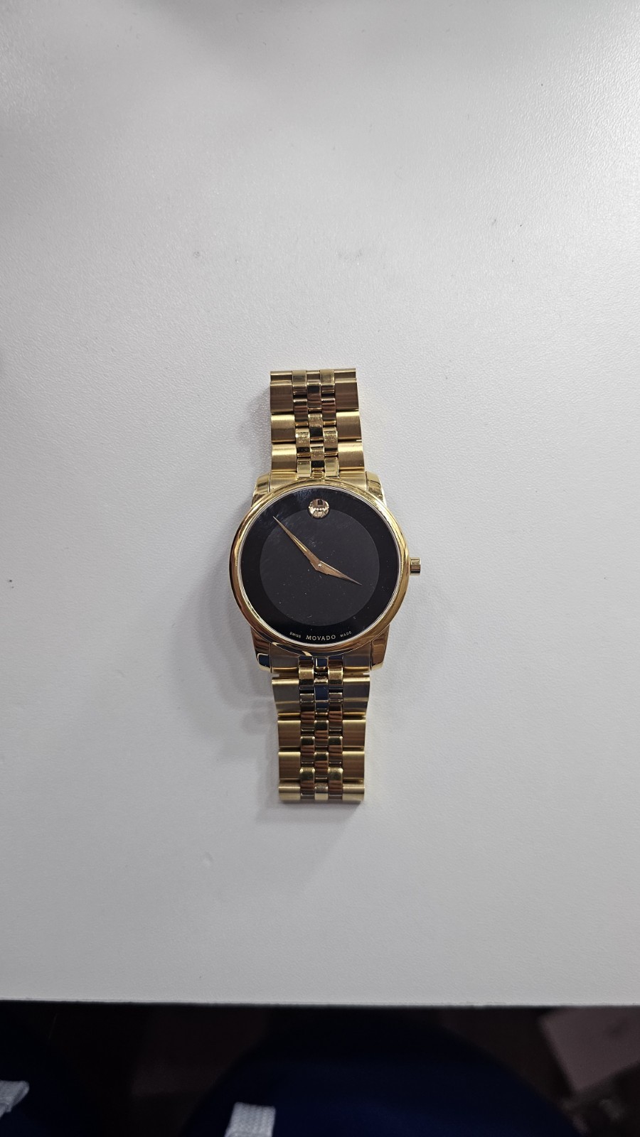Movado Museum Men’s Quartz Watch Black Dial 40mm Gold Steel Bracelet 3 ATM Box