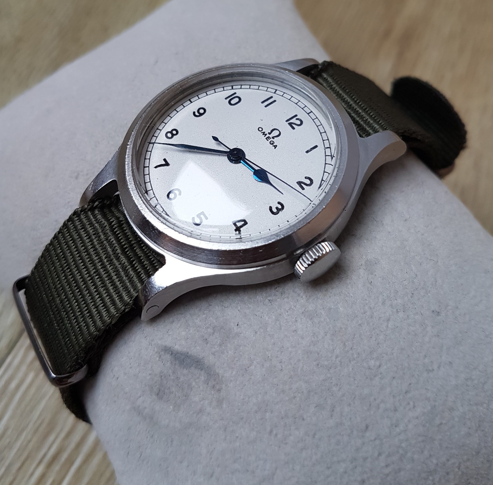 Omega British military Air Ministry 6B/159 RAF watch 56, issued Pilot watch