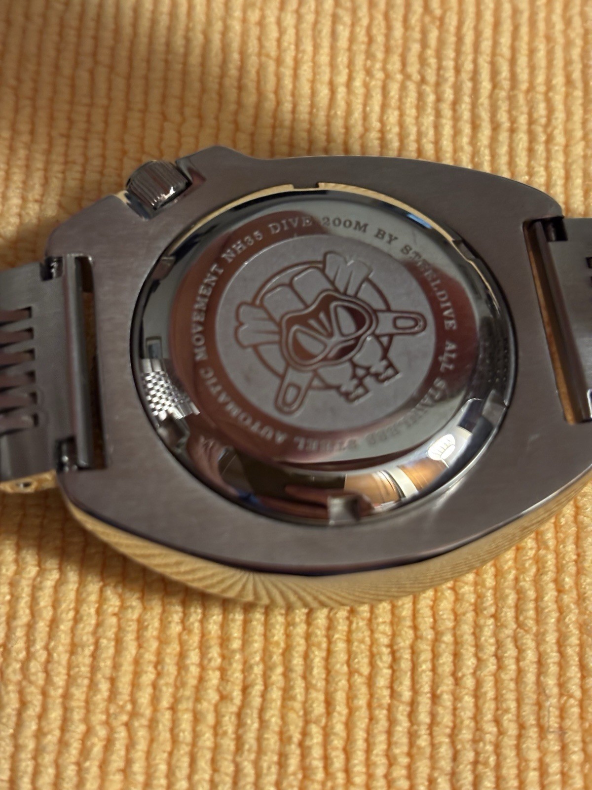 Steeldive SD1970, Capt. Willard, Auto NH35,Green Dial And Bezel, Date, 200m