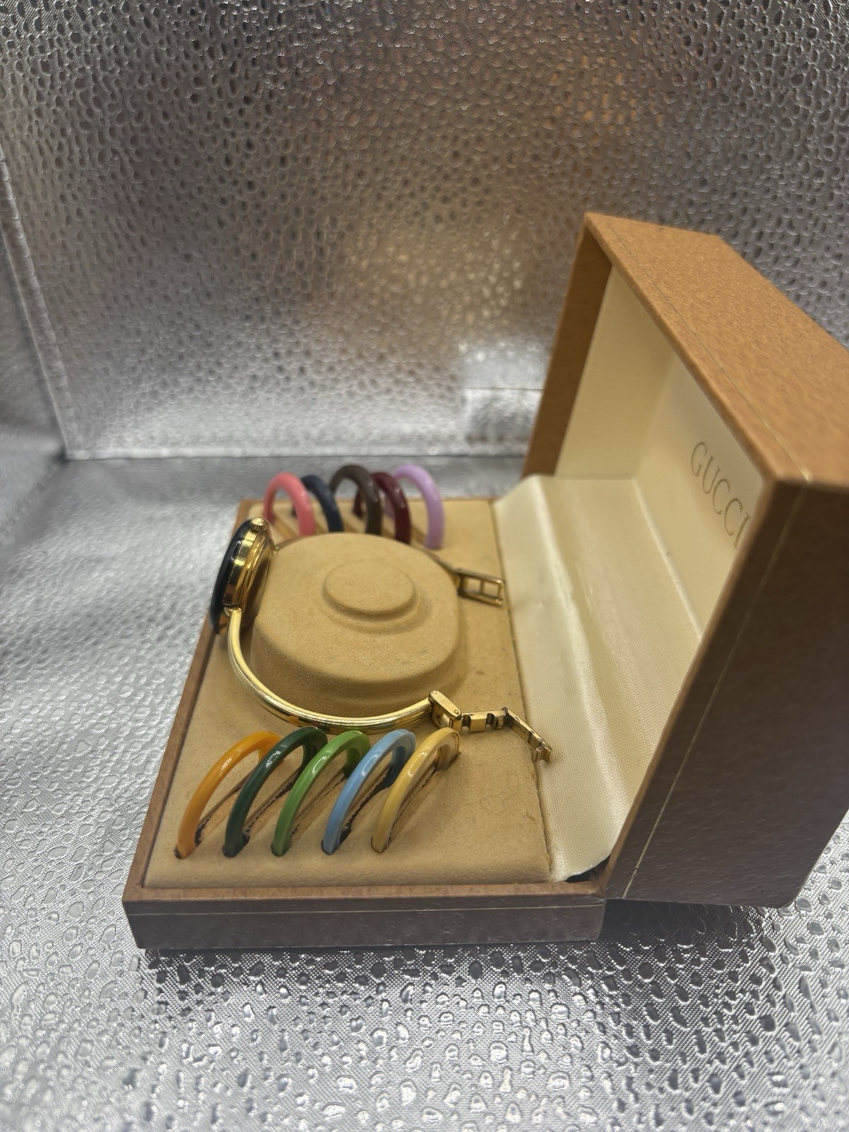 Vintage Gucci 1100-L Women’s Bangle Watch w/Original Box & 12 Bezels *RARE*