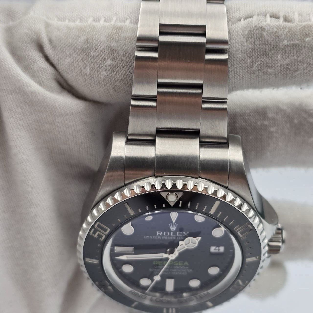 2024 PAPERS Rolex Sea-Dweller Deepsea James Cameron Blue 44mm 136660 BOX