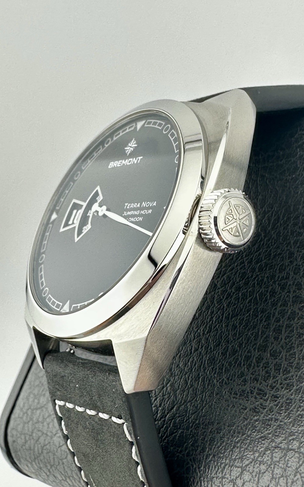 Bremont TERRA NOVA JUMPING HOUR 904L Stainless Steel 40.5mm 56 Hour Power Res