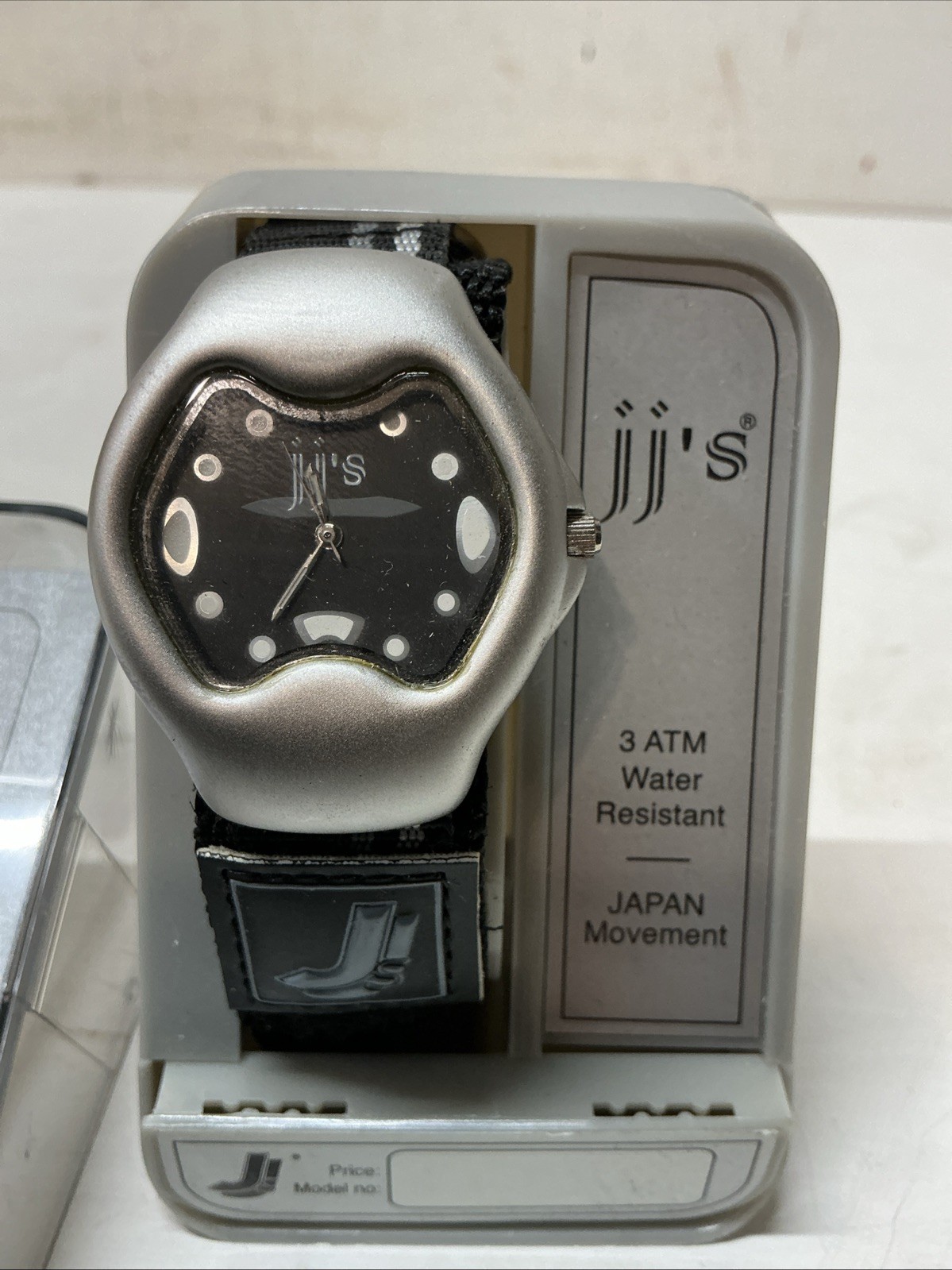 Vintage JJ’s Watch NL0076 Biomorphic Cyber Y2K Silver Fluid Sport Quartz Box NOS