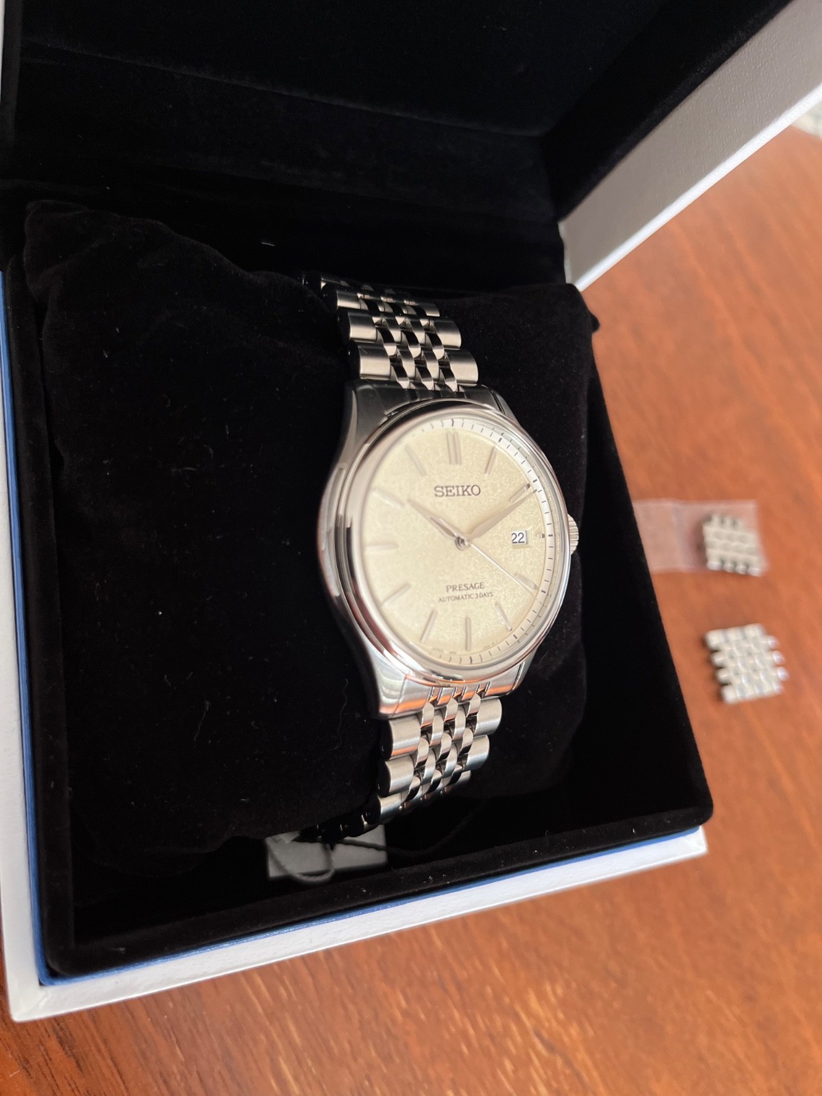 Seiko SPB463 Presage Classic Shiroiro 40mm Cream Dial Textured Watch