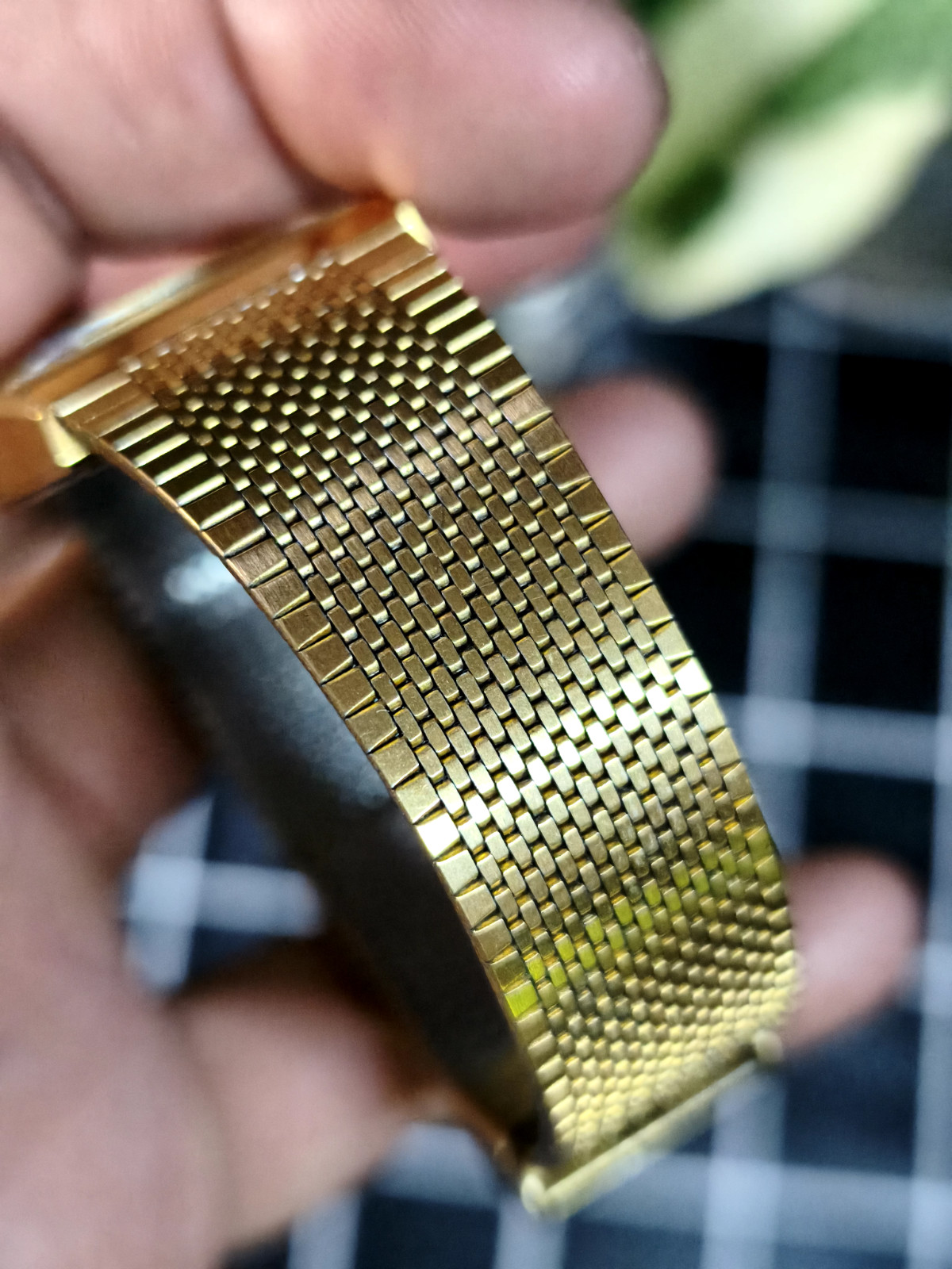 PLANTA GENET QUARTZ DRESS WATCH PG124 SWISS MOVEMENT CABOCHON CROWN MESH BAND