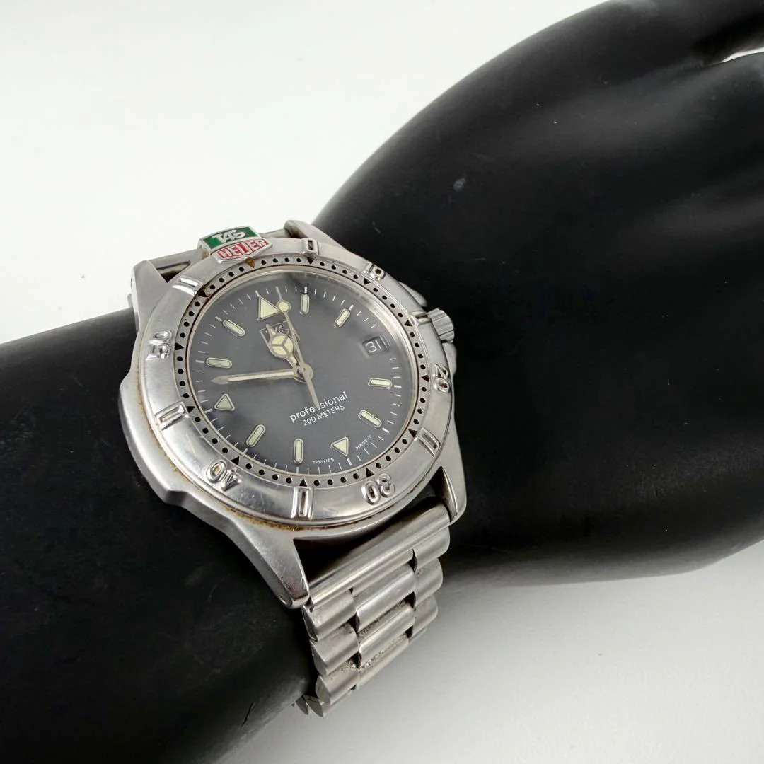 TAG Heuer Professional WF1211-K0 Quartz 1.42in 200m Date Watch