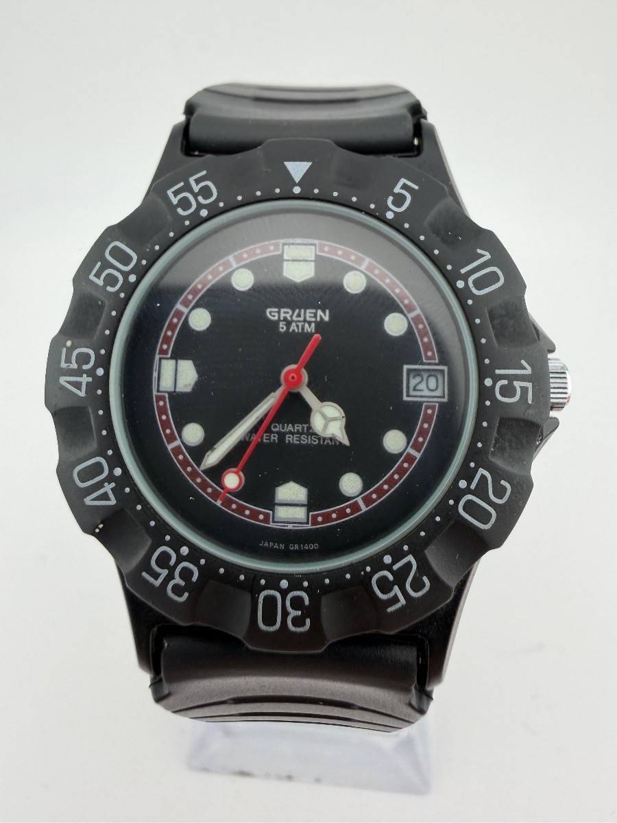 Gruen 35mm Quartz Dive Style Wristwatch GB1400 5 ATM Black Rubber Strap