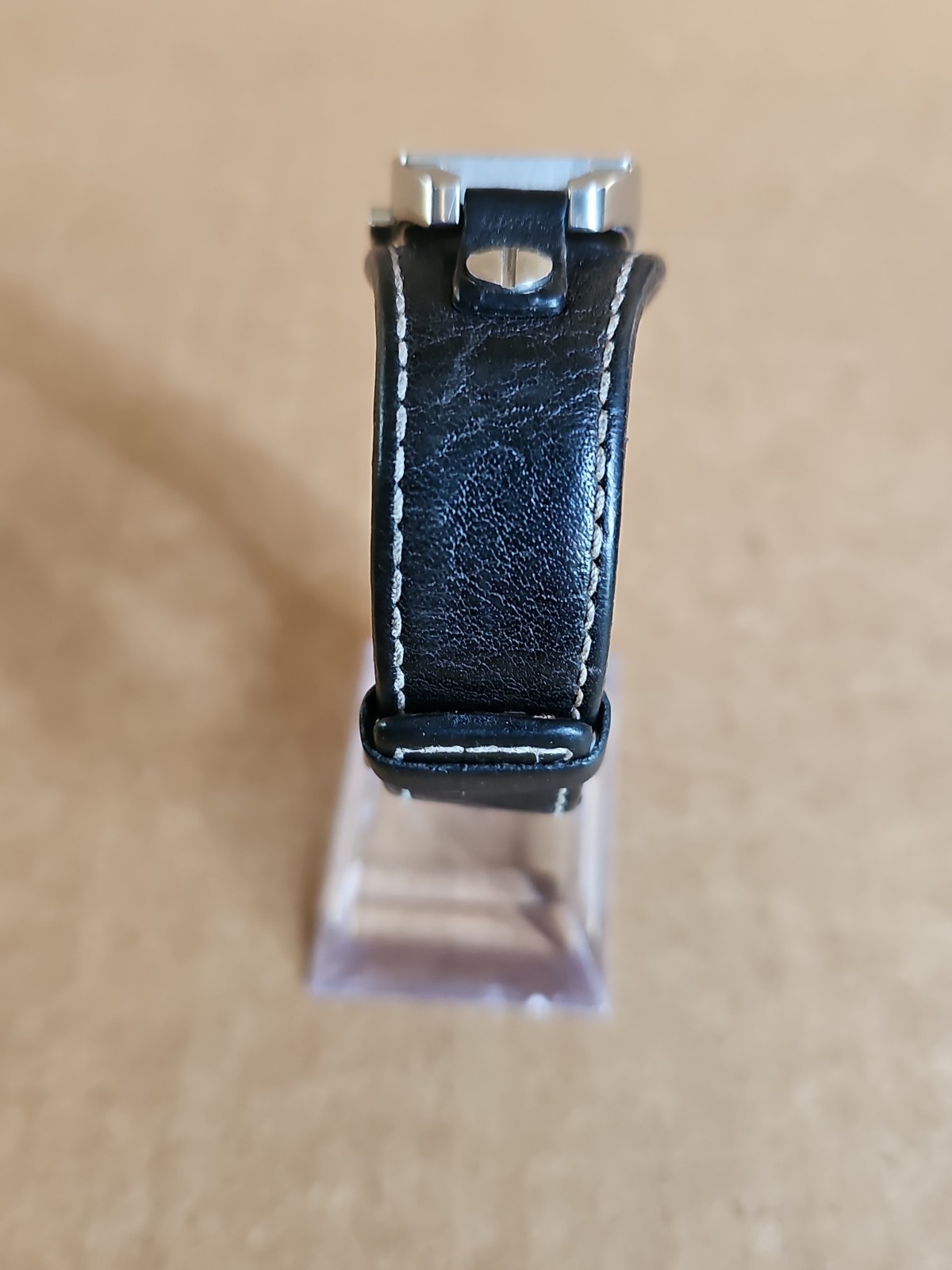 Fossil Wristwatch Date With One Piece Black Leather Vtg Strap Band Size 4-7