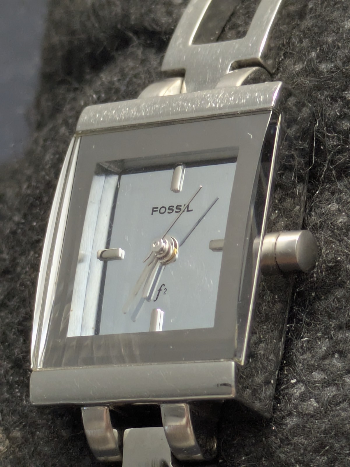 Fossil F2 Reflective Blue Ladies Watch 17mm ES-9136 Silver New Btry 5.9″ – 6.5″