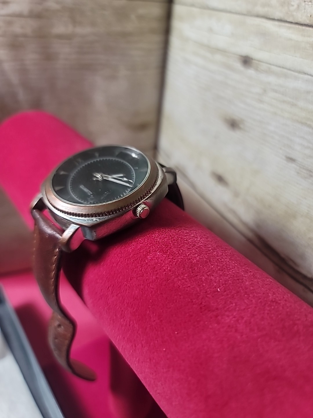Unknown Brand Quartz Watch Brown Leather Band Works