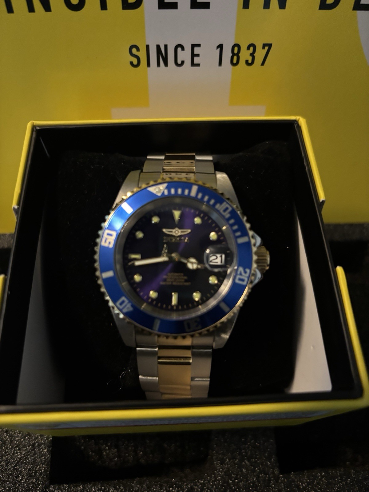 Invicta Pro Diver Men 40mm. Automatic Blue Dial Two-Tone Bracelet 200m w/ Box