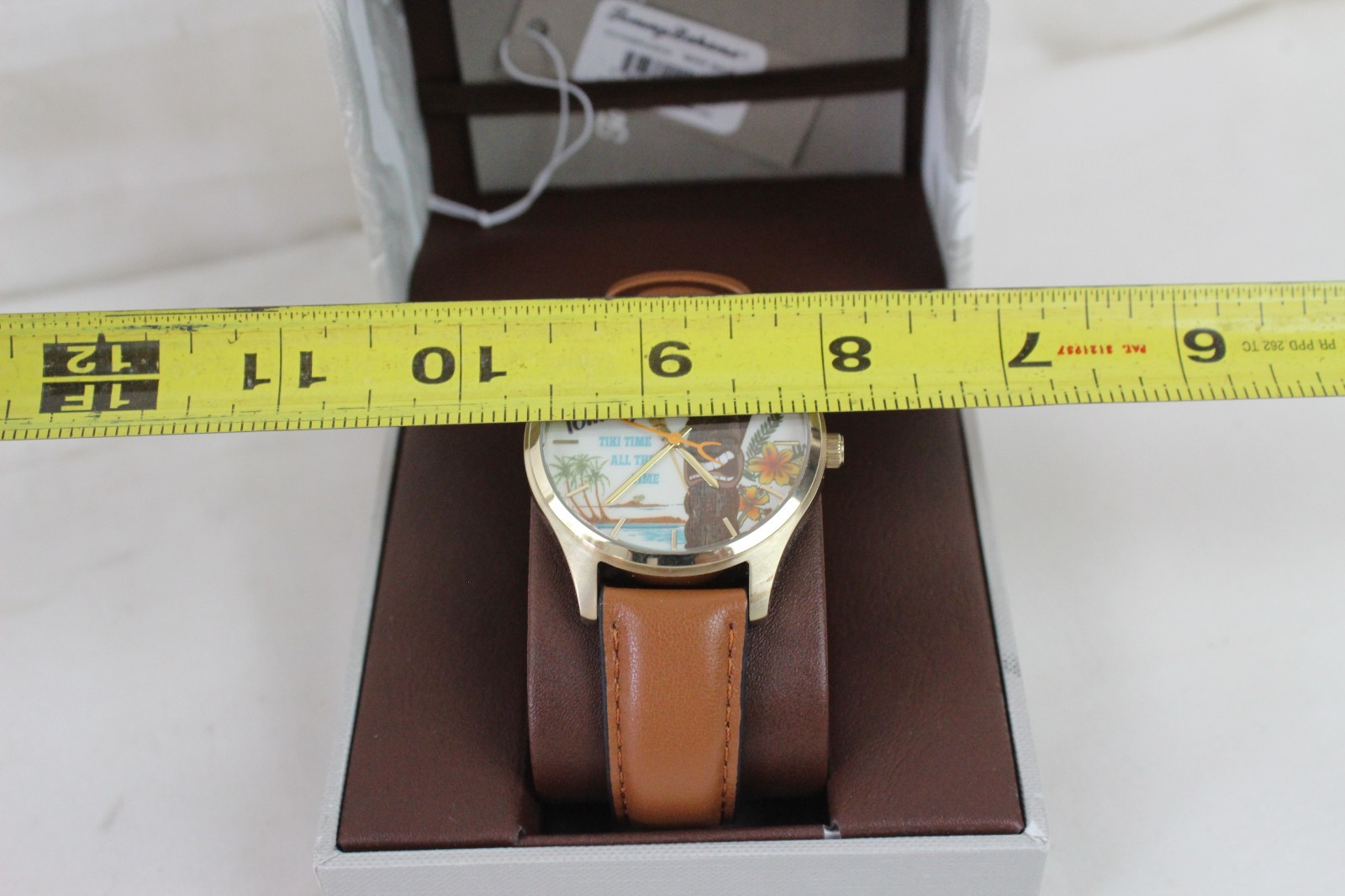 New Tommy Bahama Relax 279469tan B02-19 Tiki Watch w/ Original Box Leather Band