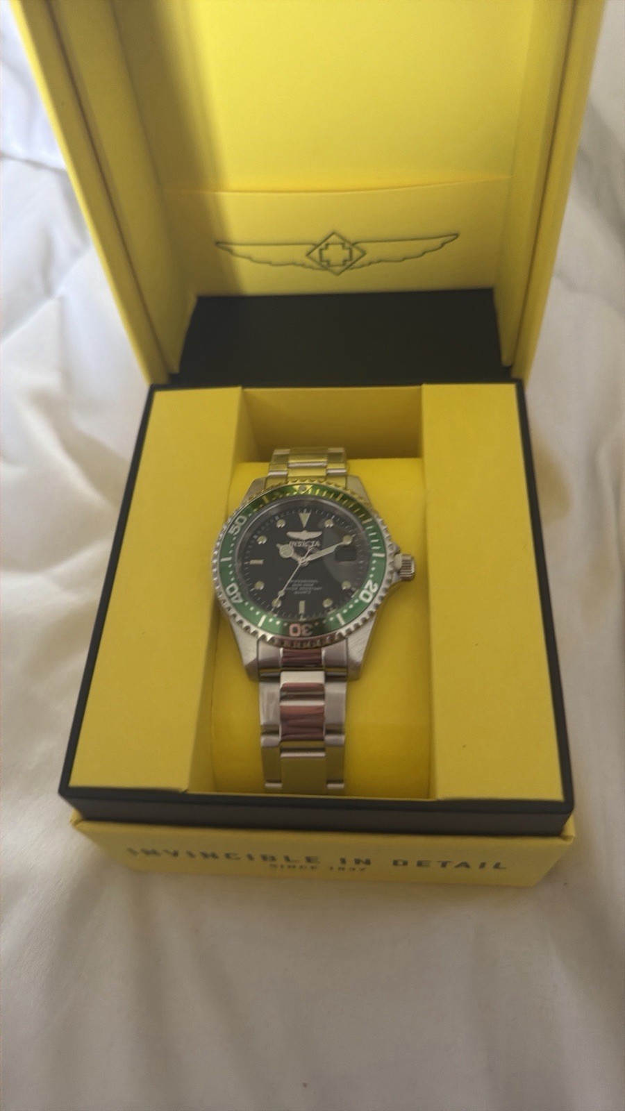 Invicta Pro Diver Men’s Quartz 40mm Black Dial Green Bezel SS Bracelet Box