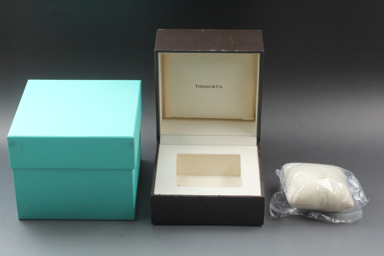 TIFFANY & Co. Mark Z0046.17.10A90.A00A Quartz Swiss Men’s Watch [ Box Damaged ]