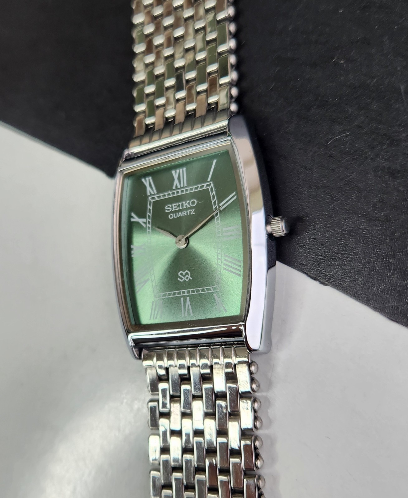 Vintage Seiko Slim Tank Quartz Men Green Dial Dress Watch-Free Shipping