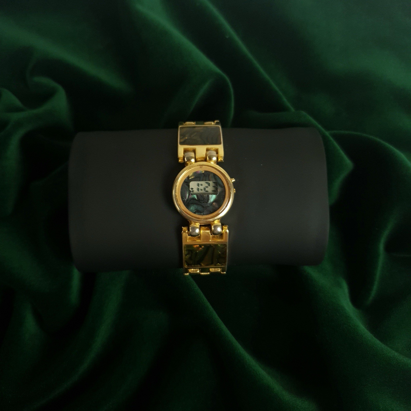 Vintage Ladies Gold Tone Digital Bracelet Watch Abalone Effect Working New Batt