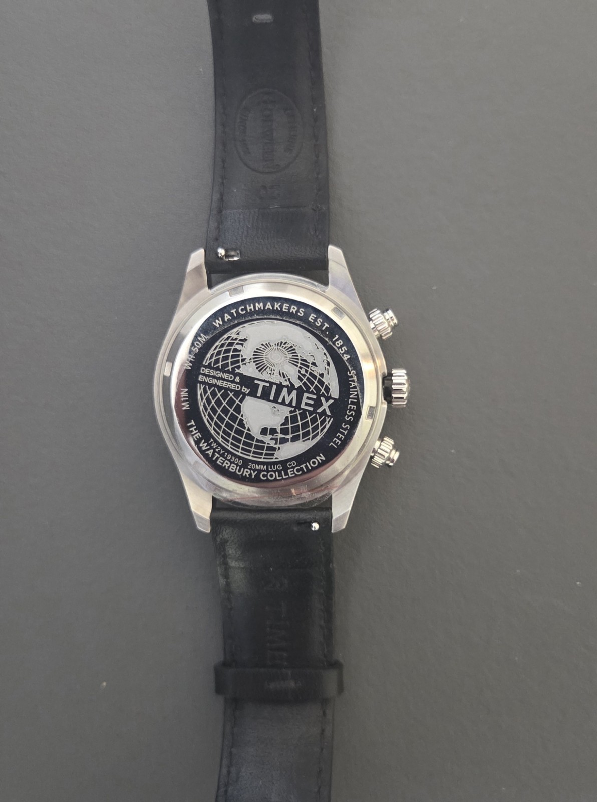 Timex Waterbury Men’s 39mm Chronograph Quartz Tachymeter Black Leather Strap 50m