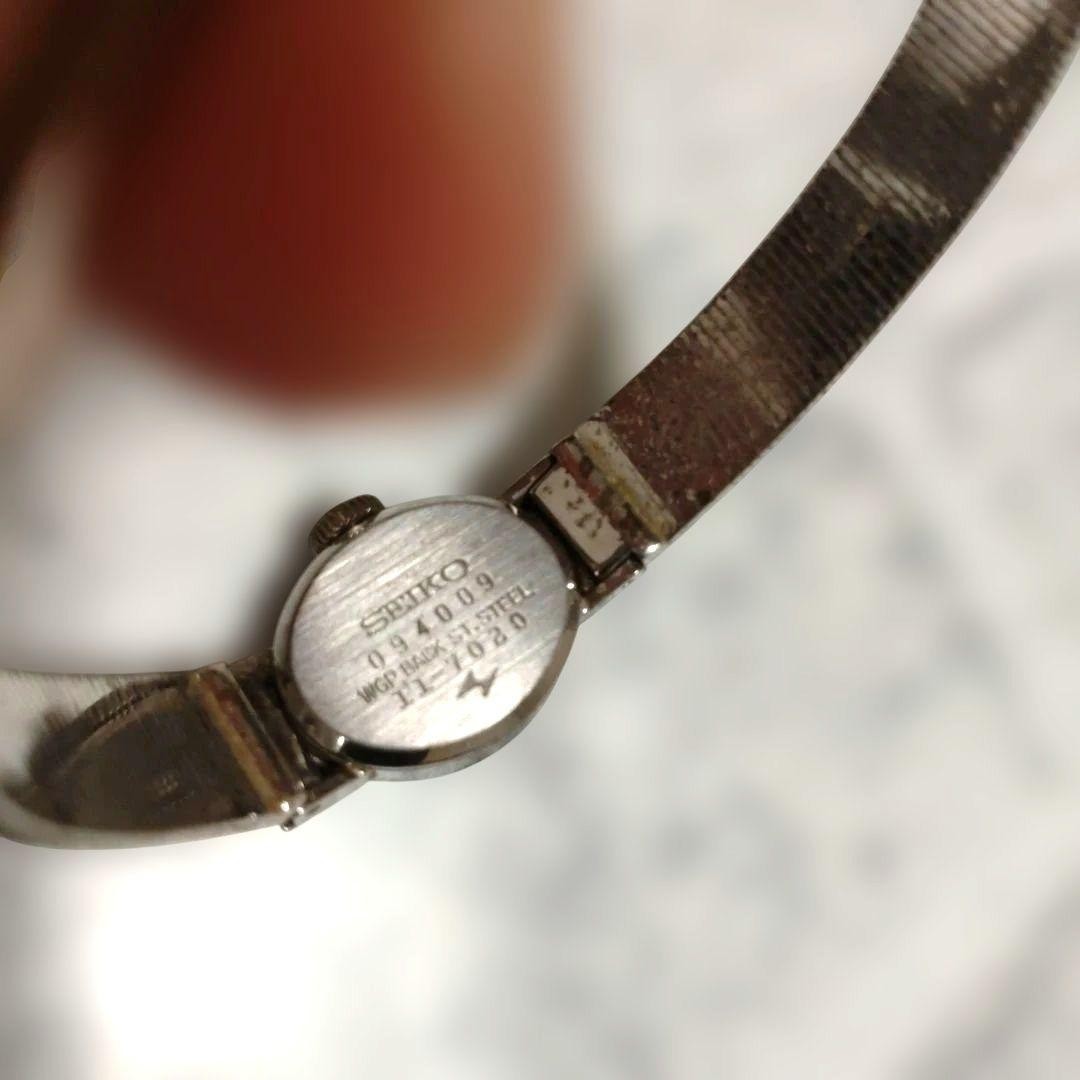 Working condition SEIKO 17 jewels ladies’ watch, hand-wound, silver.