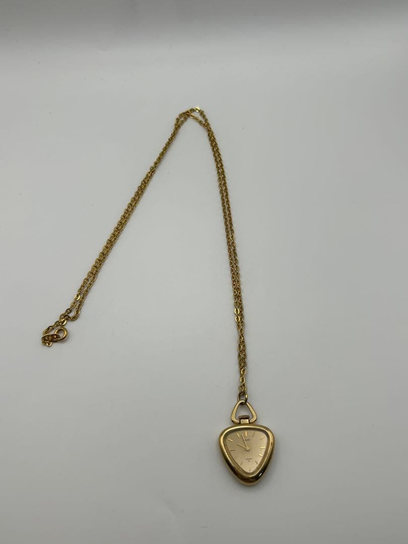 Seiko hand-wound pendant watch, 17 jewels, working condition.