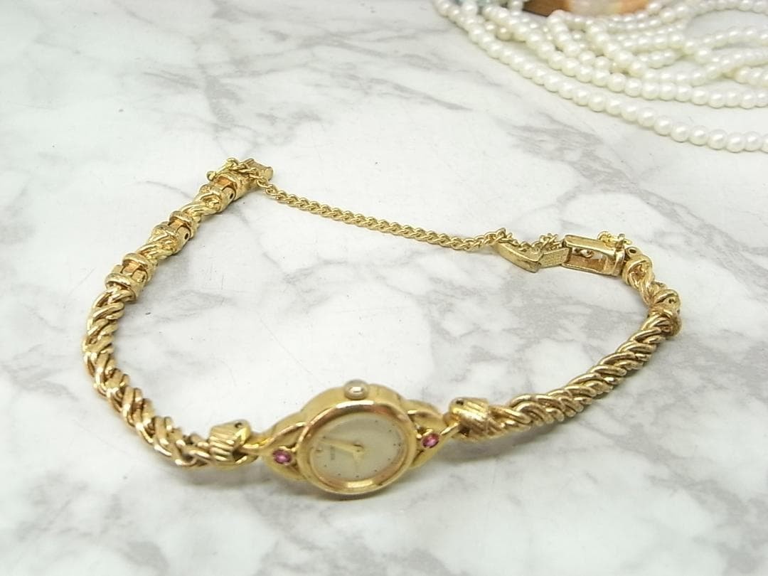 Vintage SEIKO Ruby Round Ladies Watch 5