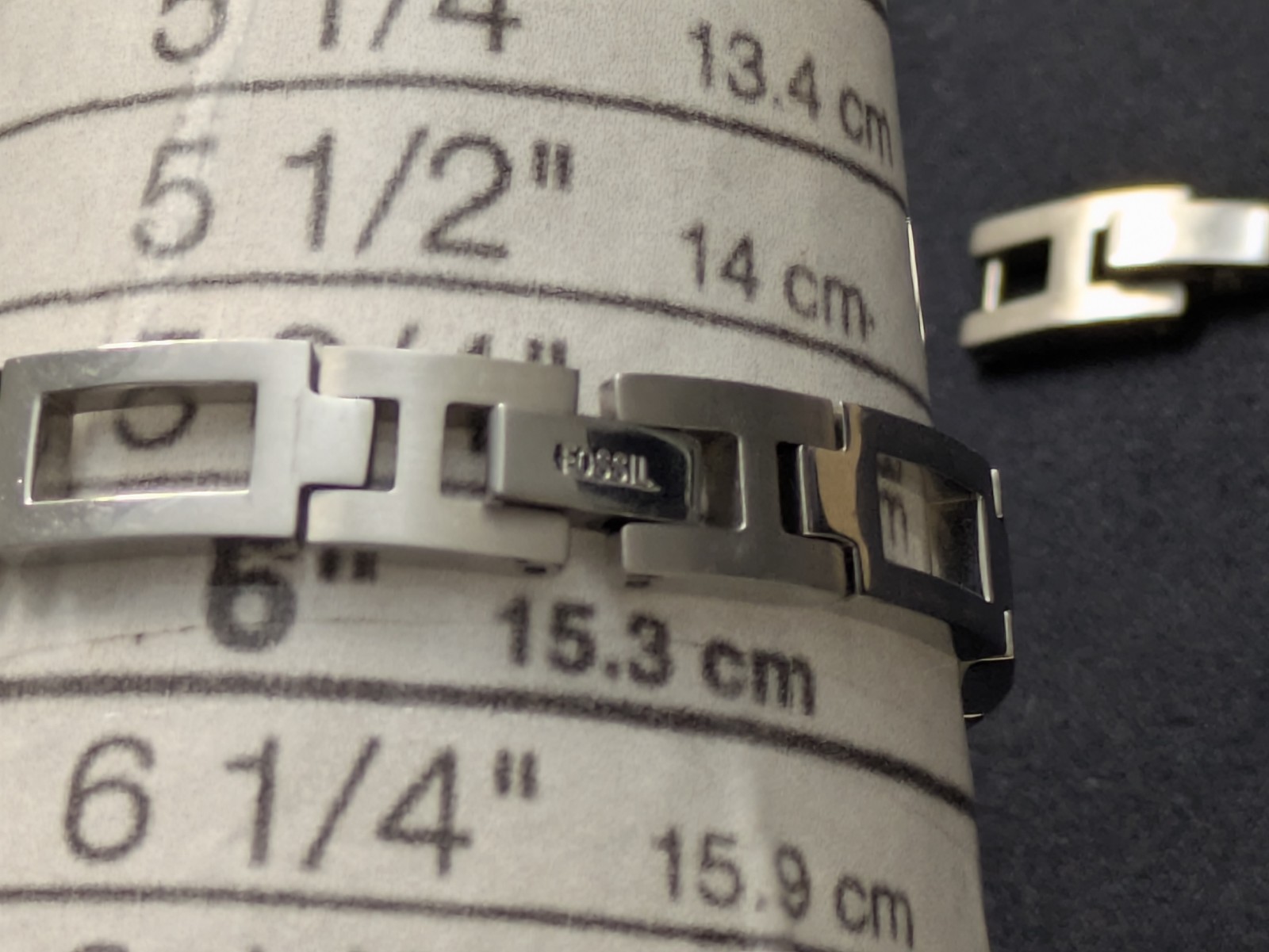 Fossil F2 Reflective Blue Ladies Watch 17mm ES-9136 Silver New Btry 5.9″ – 6.5″