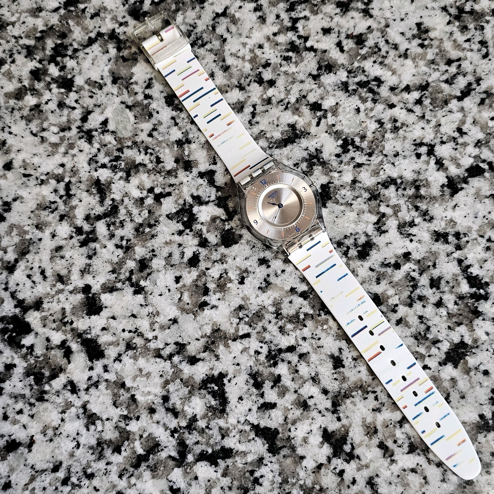 Thin Slim Skin Swatch Quartz White Silicone Rubber Band Watch 34mm