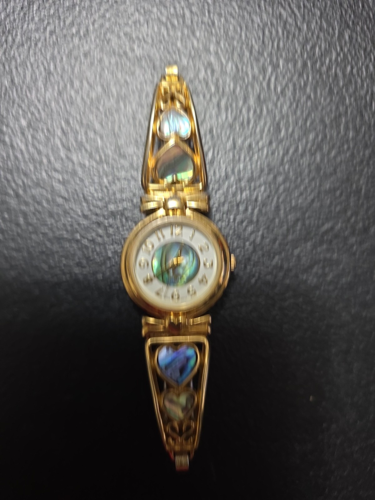 Vintage Avon Abalone Shell Heart Quartz Gold Toned Watch Mother Of Pearl
