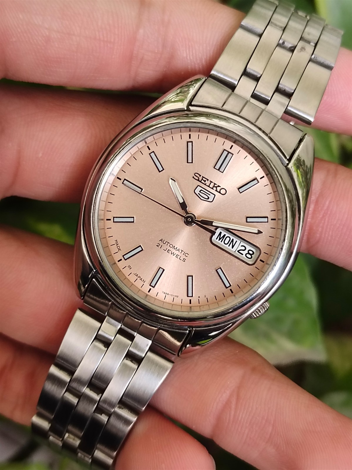 RARE Seiko 5 Salmon Sunburst Dial Exhibition Back Automatic Vintage Watch 7S26